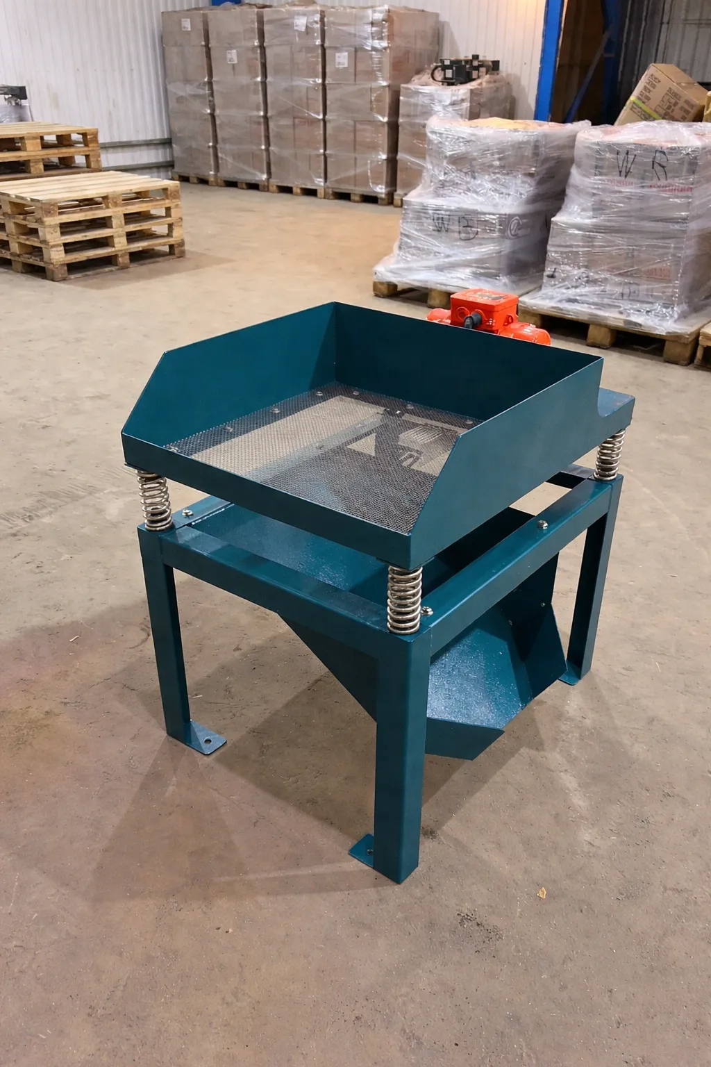 Вибросито для песка и сыпучих материалов 50х50 см, вид сбоку